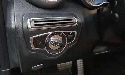 Mercedes-Benz C-Class 2019, 99473 км, за 15570.04 USD - фото 28