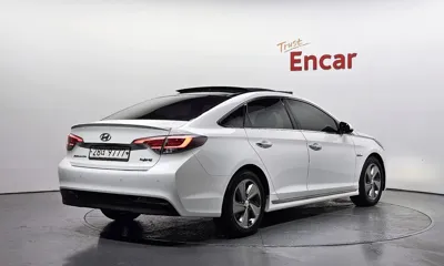 Hyundai Sonata 2015, 145793 км, за 6078.62 USD