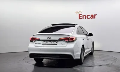Hyundai Sonata 2015, 145793 км, за 6078.62 USD