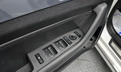 Hyundai Sonata 2015, 145793 км, за 6078.62 USD - фото 13