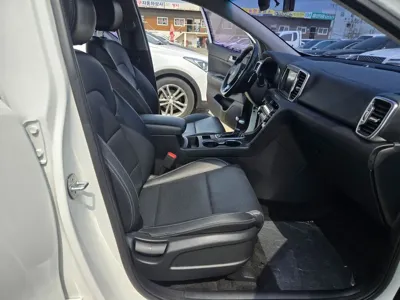 Kia Sportage 2018, 154175 км, за 8196.73 USD - фото 12
