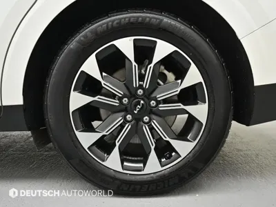 Kia Canival 2023, 137267 км, за 16604.8 USD
