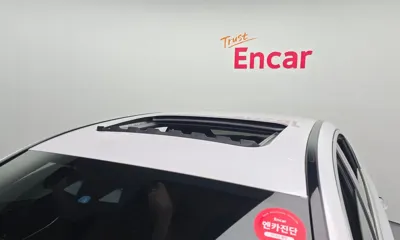 Mercedes-Benz E-Class 2023, 14055 км, за 30327.05 USD - фото 20