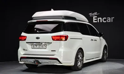 Kia Canival 2017, 118478 км, за 9852.86 USD