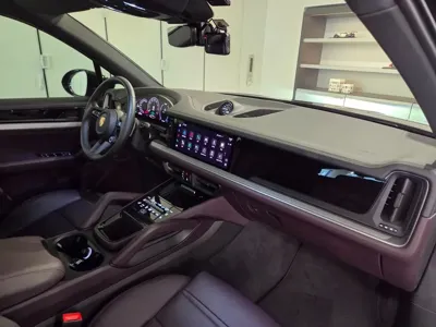 Porsche Cayenne 2024, 6446 км, за 90586.85 USD - фото 9