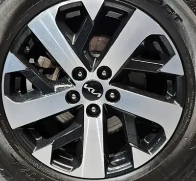Kia Sorento 2023, 115485 км, за 14756.54 USD