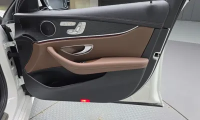 Mercedes-Benz E-Class 2023, 22135 км, за 28990.24 USD - фото 25