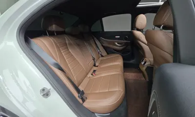 Mercedes-Benz E-Class 2023, 22135 км, за 28990.24 USD - фото 37