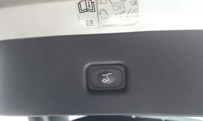 Lincoln MKX 2017, 82816 км, за 8001.57 USD - фото 19
