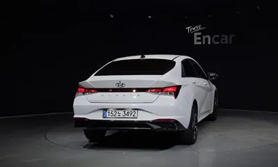 Hyundai Avante 2021, 74084 км, за 10936.4 USD