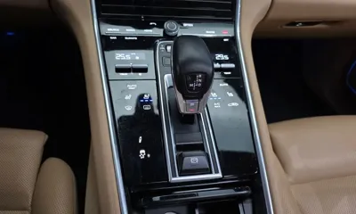 Porsche Panamera 2018, 107516 км, за 38762.74 USD - фото 9