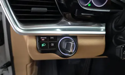 Porsche Panamera 2018, 107516 км, за 38762.74 USD - фото 17