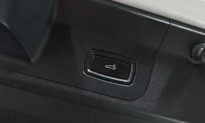 Porsche Panamera 2018, 107516 км, за 38762.74 USD - фото 20