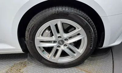 Audi A4 2016, 116504 км, за 8539.15 USD