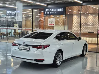 Lexus ES 2023, 39821 км, за 31836.68 USD
