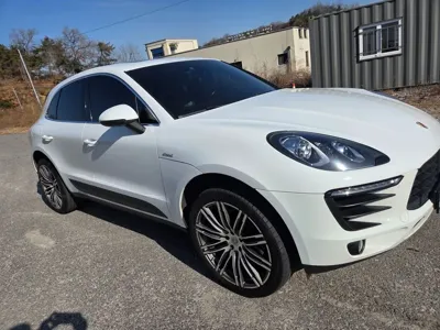 Porsche Macan 2015, 189829 км, за 14886.56 USD
