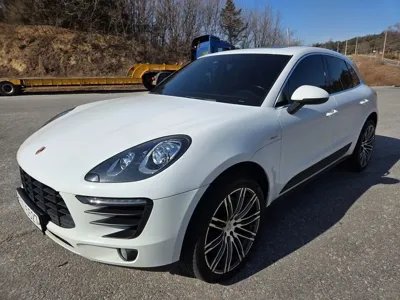 Porsche Macan 2015, 189829 км, за 14886.56 USD