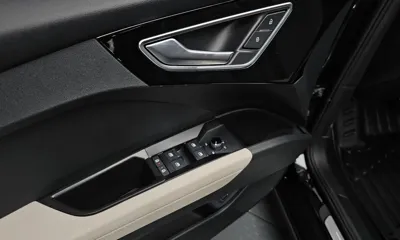 Audi Q4 e-tron 2023, 38600 км, за 27822.91 USD - фото 17