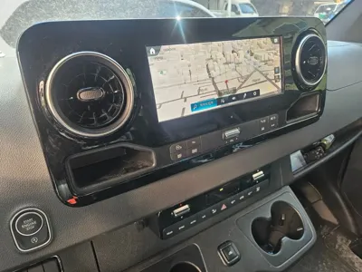 Mercedes-Benz Sprinter 2023, 40000 км, за 55295.39 USD