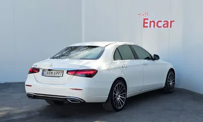 Mercedes-Benz E-Class 2021, 85964 км, за 24380.57 USD