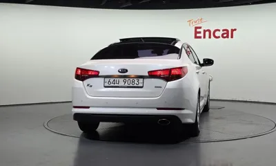 Kia K5 2013, 106871 км, за 2734.91 USD
