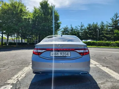 Hyundai Grandeur 2016, 253389 км, за 2865.14 USD