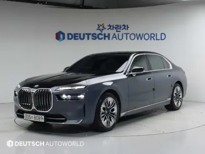 BMW 7-Series · 2023 год