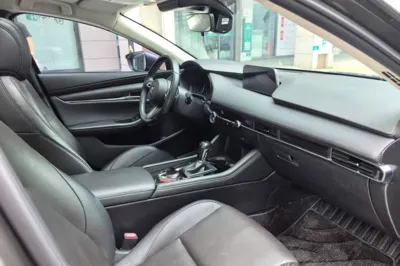 Mazda Mazda 3 Axela 2021, 72000 км, за 12075 USD - фото 16