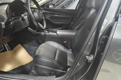 Mazda Mazda 3 Axela 2021, 72000 км, за 12075 USD - фото 18