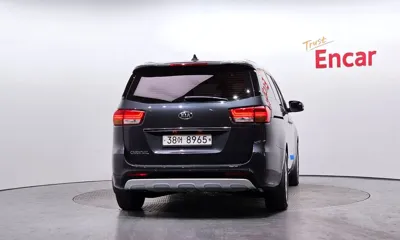 Kia Canival 2016, 177111 км, за 5798.05 USD
