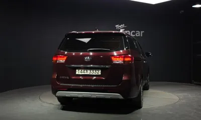 Kia Canival 2017, 117923 км, за 7930.83 USD