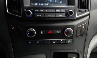 Hyundai Starex 2018, 59489 км, за 9446.26 USD - фото 17