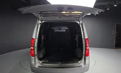 Hyundai Starex 2018, 59489 км, за 9446.26 USD - фото 20