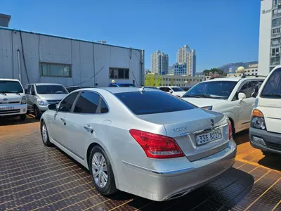 Hyundai Equus 2010, 118307 км, за 3255.84 USD