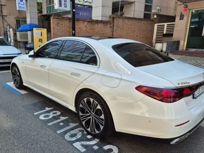 Mercedes-Benz E-Class 2025, 26000 км, за 43898.04 USD
