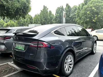 Tesla Model X 2018, 35000 км, за 29399.08 USD