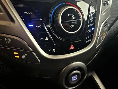 Hyundai Veloster 2012, 126841 км, за 3192.18 USD - фото 12