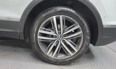 Volkswagen Tiguan 2022, 59129 км, за 29867.4 USD - фото 21