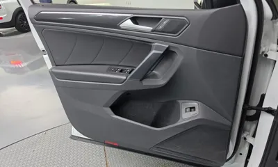 Volkswagen Tiguan 2022, 59129 км, за 29867.4 USD - фото 24