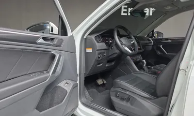 Volkswagen Tiguan 2022, 59129 км, за 29867.4 USD - фото 26
