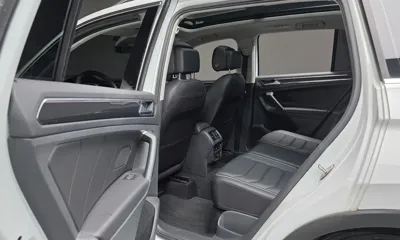 Volkswagen Tiguan 2022, 59129 км, за 29867.4 USD - фото 32
