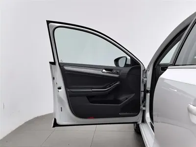 Volkswagen Sagitar 2018, 144500 км, за 5692.99 USD - фото 8