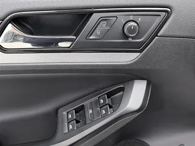 Volkswagen Sagitar 2018, 144500 км, за 5692.99 USD - фото 9