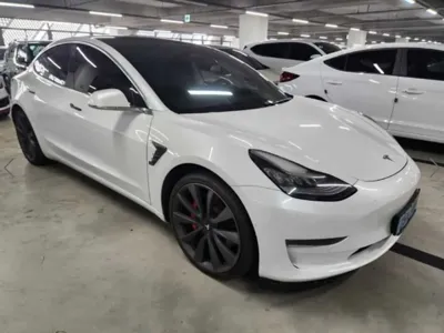 Tesla Model 3 2020, 111283 км, за 21647.27 USD