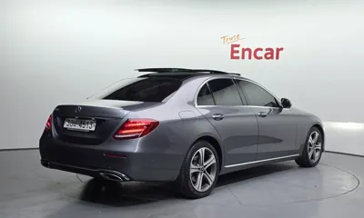 Mercedes-Benz E-Class 2019, 83529 км, за 16459.56 USD