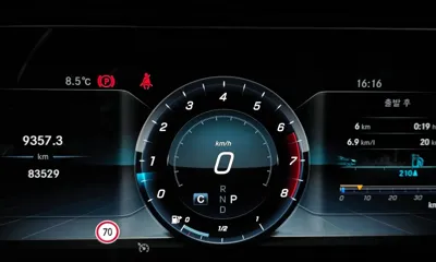 Mercedes-Benz E-Class 2019, 83529 км, за 16459.56 USD - фото 8