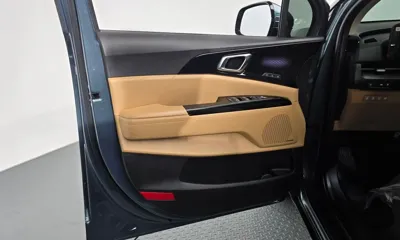 Kia Canival 2023, 67762 км, за 18314.3 USD - фото 24