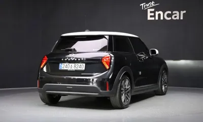 MINI Cooper 2025, 13961 км, за 18865.49 USD