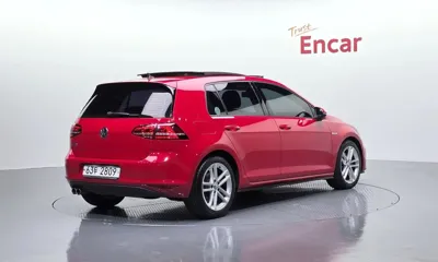 Volkswagen Golf 2014, 89800 км, за 8259 USD