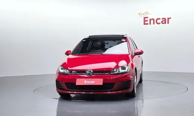 Volkswagen Golf 2014, 89800 км, за 8259 USD